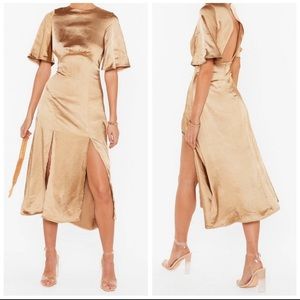 ✨Make Your Smooth Satin MIDI Nasty Gal Dress✨